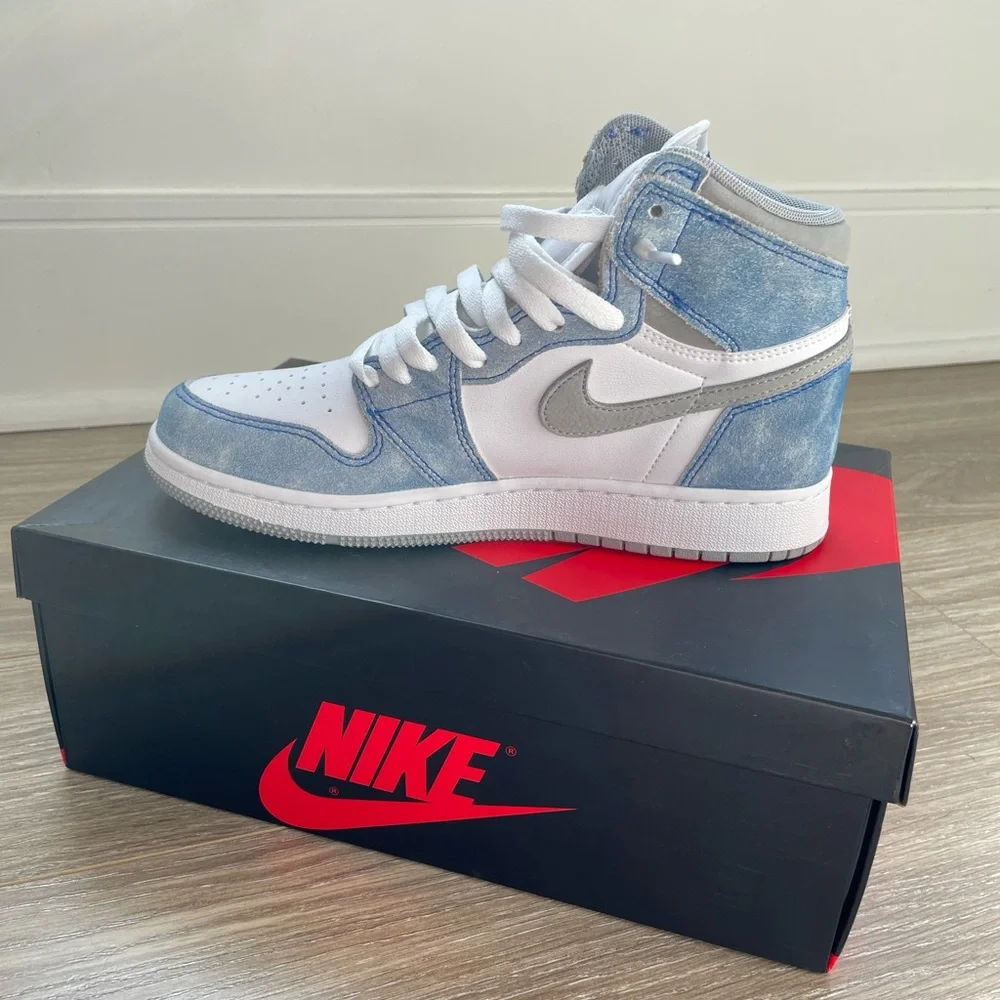 Air Jordan 1 Retro High OG GS ‘Hyper Royal’ Sz 6Y EUC like New - Picture 12 of 16